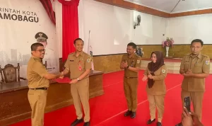 Sekwan DPRD Kotamobagu Terima SK Plt Asisten III